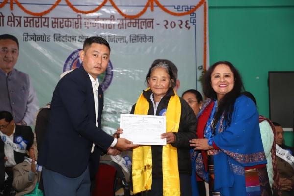 विधायक लेप्चाले कर्मचारीहरूलाई समर्पण र इमानदारीका साथ काम गर्न आग्रह गरे