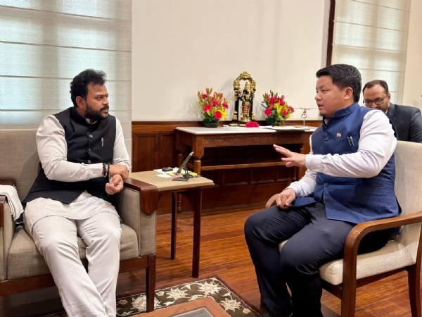 केन्द्रिय मन्त्रीले पाकिम हवाईअड्डा सञ्चालनबारे सांसद सुब्बाको निवेदनको जवाफ दिए