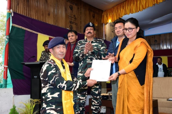 एसएसबीका जवानहरूलाई मुख्यमन्त्री प्रशंसापत्र प्रदान गरियो एसएसबीका जवानहरूलाई मुख्यमन्त्री प्रशंसापत्र प्रदान गरियो