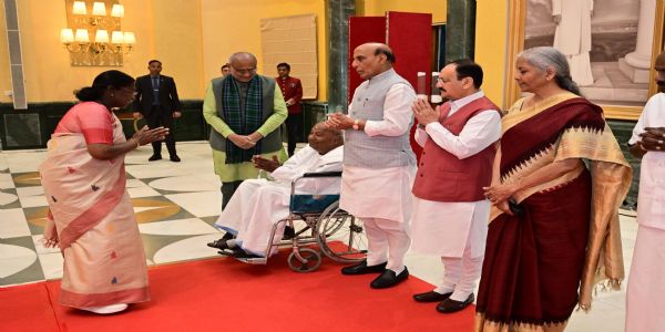 राष्ट्रपति मुर्मूले विभिन्न राज्यहरूका सांसदहरूको मेजबानी गरिन्