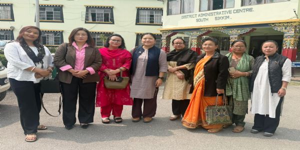 एसडीएफले महिला जन सुनवाईमा योजना राई सम्बन्धित साइबर-बुलिङ, यौन उत्पीडन र बलात्कारको धम्कीको विचाराधीन मुद्दा उठायो