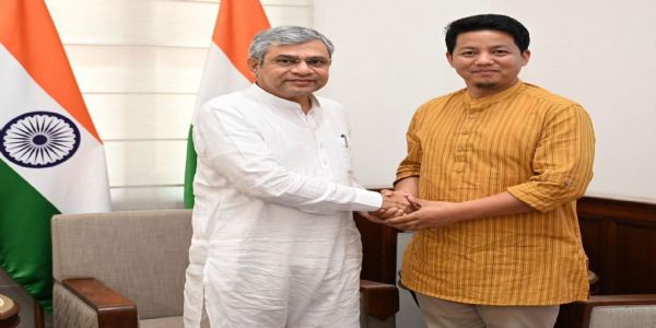 सांसद सुब्बाले केन्द्रिय रेलमन्त्रीसॅंग मल्ली-देन्ताम रेलवे परियोजना र रम्फू-रानीपुल रेल सम्पर्कबारे छलफल गरे