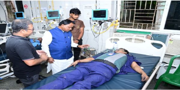 ओडिशाको कटकस्थित एससीबी मेडिकल कलेजमा ट्रमा आईसीयूमा भीषण आगलागी, १० बिरामीको मृत्यु