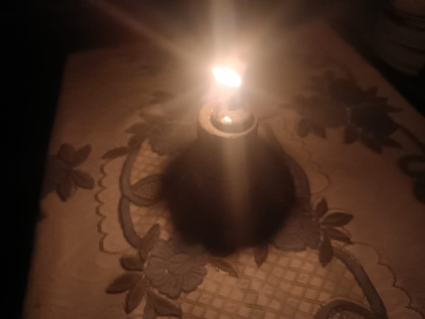 तीन दिनदेखि बिजुली बत्तीविहीन अँध्यारोमा बस्नु पर्ने बाध्यता