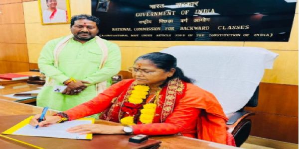 पूर्व केन्द्रिय मन्त्री साध्वी निरंजन ज्योतिले राष्ट्रिय पछौटे वर्ग आयोगको अध्यक्ष पदभार सम्हालिन्