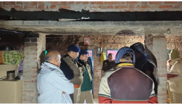 हत्याकाण्ड स्थलमा पुलिस