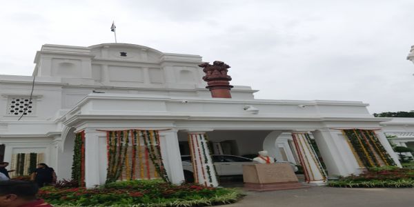 मोदी सबैभन्दा धेरै दिन सरकार प्रमुख रहने राजनेता, दिल्ली विधानसभामा ल्याइयो अभिनन्दन प्रस्ताव