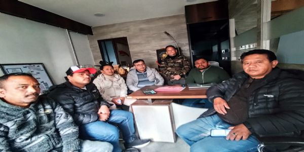 खरसाङमा घरेलु ग्यासको समस्यालाई लिएर भागोप्रमो टोलीको ग्यास एजेन्सीसँग भेटघाट