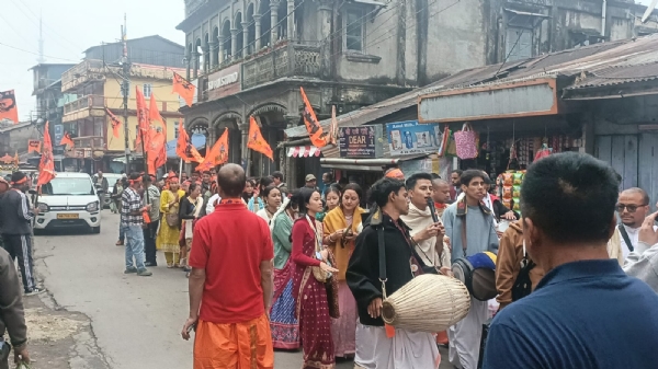 श्री रामनवमीको अवसरमा खरसाङको गिध्द पहाडदेखि दार्जिलिङसम्म पदयात्रा श्री रामनवमीको अवसरमा खरसाङको गिध्द पहाडदेखि दार्जिलिङसम्म पदयात्रा