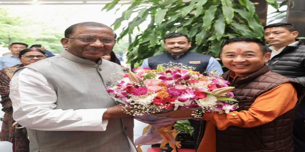 मुख्यमन्त्रीले असमका राज्यपाल आचार्यसॅंग शिष्टाचार भेट गरे
