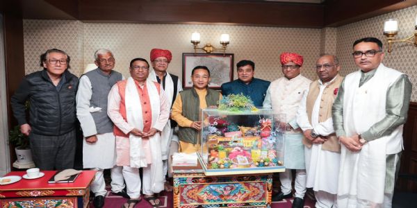 मुख्यमन्त्रीलाई होली समारोहमा निम्तो