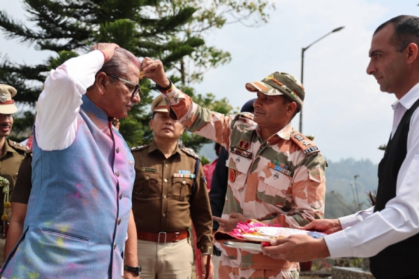 राज्यपाल माथुरले आईटीबीपीका जवानहरूसॅंग होली पर्व मनाए