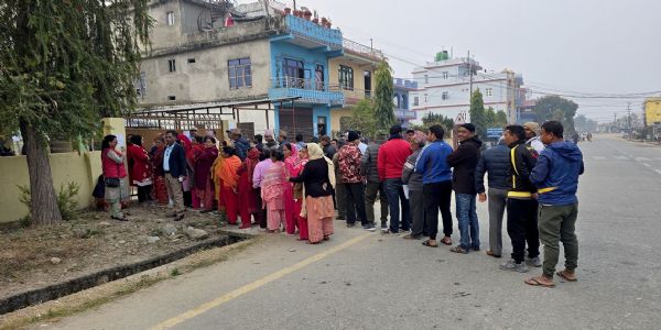 नेपाल: दोलखा जिल्लामा मतदानको क्रममा हवाई फायरिङ
