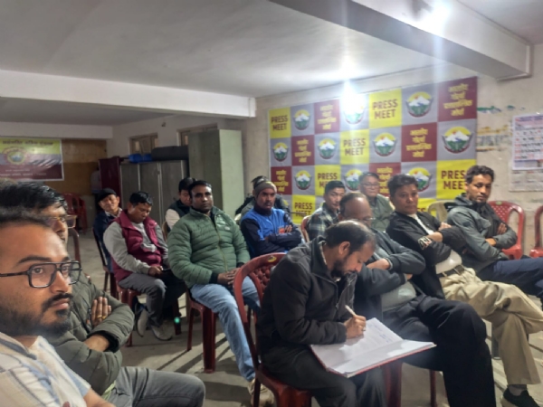 खरसाङ बजार क्षेत्रभित्रका विभिन्न समुदायका प्रतिनिधिहरूसंग भागोप्रमोको सभा