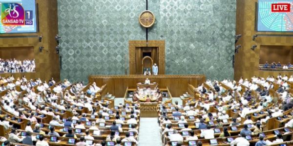 लोकसभामा महिला आरक्षण सम्बन्धी संवैधानिक संशोधन विधेयक पारित हुन सकेन, बहुमतको अभाव