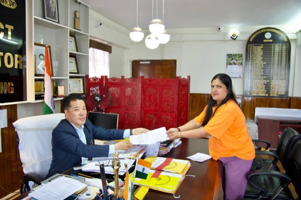 गेजिङ र रम्फू नगर पञ्चायतका स्वतन्त्र उम्मेदवारहरूले नामाङ्कन फिर्ता लिए