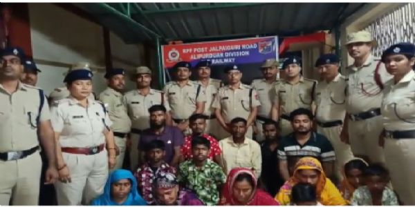 जलपाइगढ़ीमा रेलबाट १४ बंगलादेशी पक्राउ