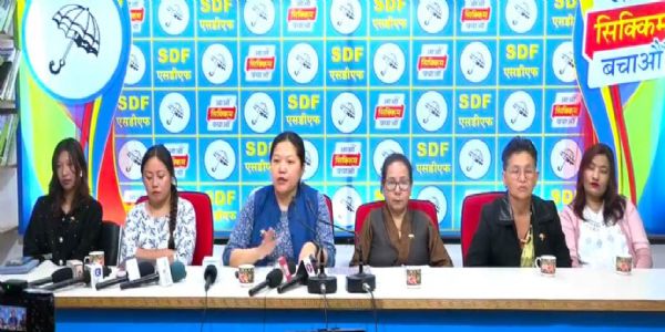 एसकेएमले नारीहरूको दुरुपयोग गरिरहेको एसडीएफ चेली मोर्चाको आरोप