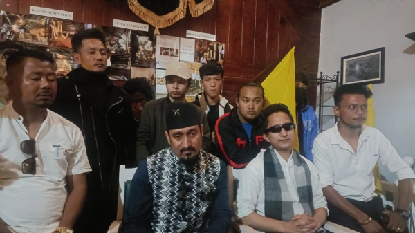 खरसाङमा निर्दलीय उम्मेद्वार मोहन शर्मा र युवाहरुमाझ सभा