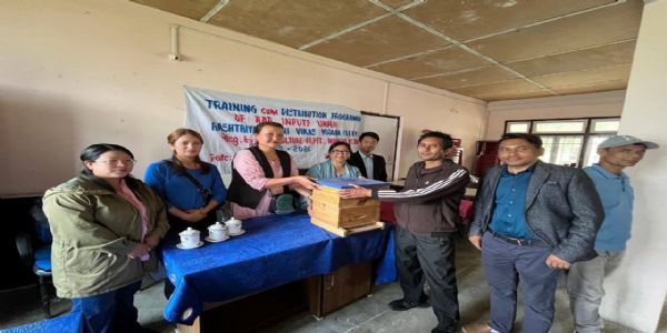 मौरीपालनमाथि सचेतना एवं बितरण कार्यक्रम सम्पन्न