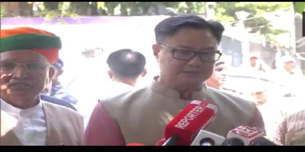 भाजपा प्रतिनिधिमण्डलले चुनाउ आयोगलाई भेटेर कांग्रेस अध्यक्ष खरगे विरूद्ध गऱ्यो कारबाहीको माग