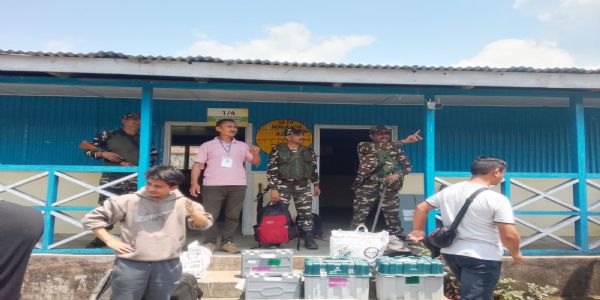 चुनाउका लागि चुनाउ कर्मीहरु घोडा चढेर पुगे राज्यकै सुदूरवर्ती समानदेन फरेस्ट क्षेत्र