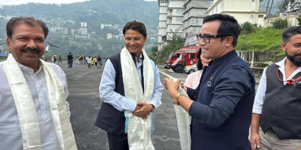 दिलीप कुमार जैसवाल र राजु विष्ट सिक्किम आइपुगे