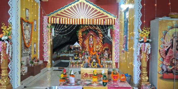 खरसाङको करबीर चियाबारीमा अवस्थित श्री सातकन्या देवी मन्दिरमा तीन दिवसीय पूजा शुरू