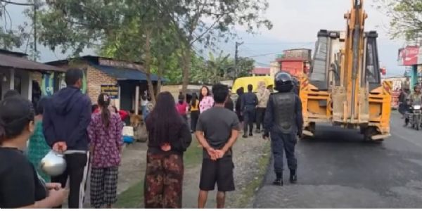 नेपालको पोखरामा फेवाताल नजिक अवैध संरचनामाथि डोजर, बालेन्द्र शाहको निर्देशनमा कारबाही