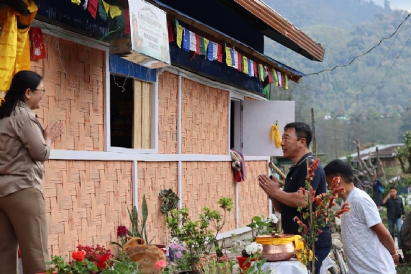 पर्यटन मन्त्रीले क्षेत्रका विभिन्न गाउॅंहरूको भ्रमण गरे पर्यटन मन्त्रीले क्षेत्रका विभिन्न गाउॅंहरूको भ्रमण गरे