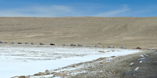 भारतीय सेनाले डोङ्क्या ला हुँदै लाचेनबाट पर्यटकहरूको निकासी कार्य शुरु गऱ्यो