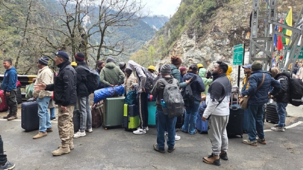 पर्यटकहरूको उद्धार कार्य पूरा