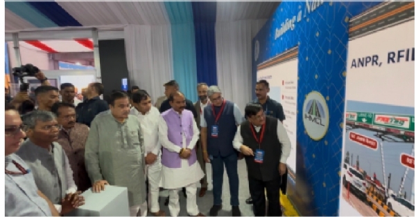 नितिन गडकरीले दिल्लीको मुंडका-बक्करवाला टोल प्लाजामा ब्यारेयररहित प्रणाली उद्घाटन गरे