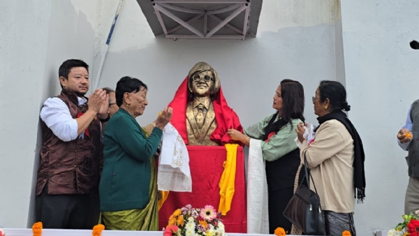 गान्तोकमा माटो कवि जीवन थिङको मूर्ति स्थापित गान्तोकमा माटो कवि जीवन थिङको मूर्ति स्थापित