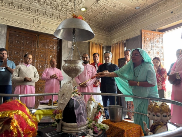 एमओएस सावित्री ठाकुर