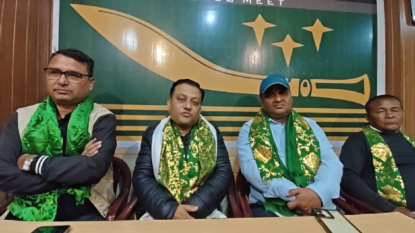 भारतीय गोर्खा प्रजातान्त्रिक मोर्चाका शीर्ष चारजना नेताहरू गोरामुमोमा सामेल