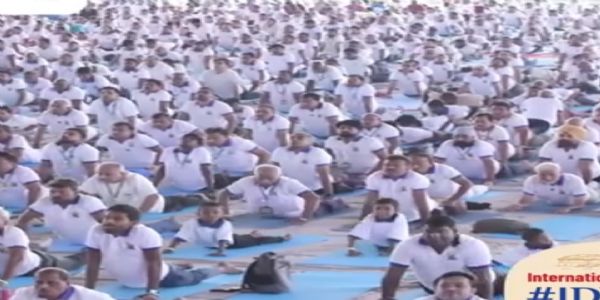 हैदराबादमा 6,000 जनाले एकसाथ गरे भुजंगासन, बन्यो एशिया रेकर्ड