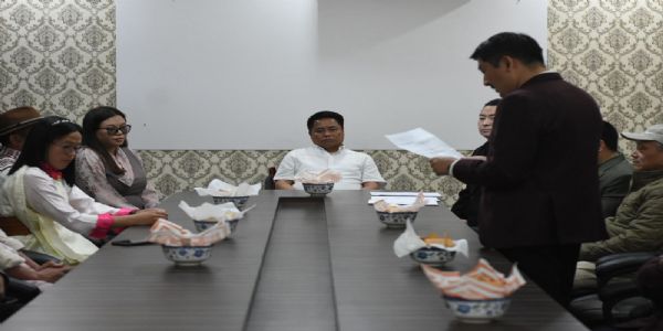 मङ्गन नगर पञ्चायतका निर्वाचित पार्षदहरूले शपथ ग्रहण गरे
