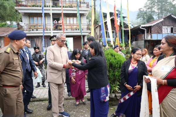 राज्यपालले नवाचार अपनाउन र जैविक उत्पादहरूलाई अझ बढाउन प्रोत्साहित गरे राज्यपालले नवाचार अपनाउन र जैविक उत्पादहरूलाई अझ बढाउन प्रोत्साहित गरे