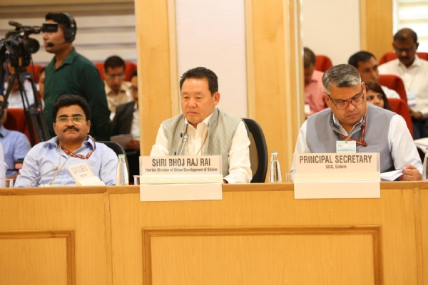 मन्त्री भोजराज राई आवास तथा शहरी मामिला मन्त्रालयको राष्ट्रिय समीक्षा बैठकमा सहभागी बने मन्त्री भोजराज राई आवास तथा शहरी मामिला मन्त्रालयको राष्ट्रिय समीक्षा बैठकमा सहभागी बने