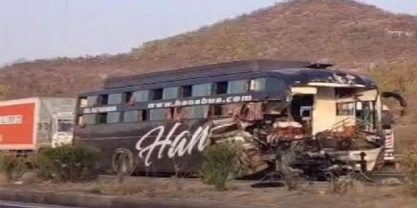 महाराष्ट्रको लालिङ घाटमा तीन वाहनको ठक्करमा छह जनाको मृत्यु, 26 घाइते