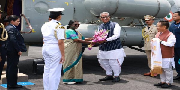 भारतकी राष्ट्रपति द्रौपदी मुर्मू सिक्किमको तीन दिवसीय भ्रमणका लागि गान्तोक आइपुगिन्