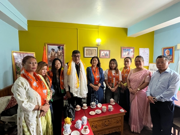 छजना महिला भाजपामा सामेल