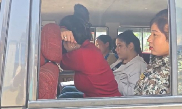 पक्राउ परेका महिलाहरू