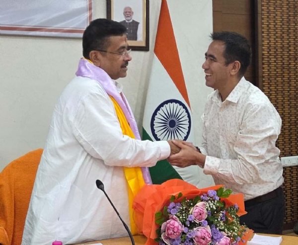 पहाडका तीनजना विधायकहरुद्वारा राज्यको मुख्यमन्त्री शुभेन्दु अधिकारीसँग भेटवार्ता