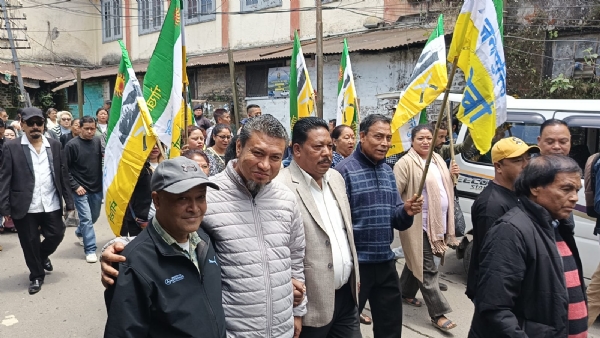 खरसाङ नगरपालिकाको बोर्ड खारेज गर्ने माग लगायत विभिन्न भ्रष्टाचारको विरोधमा गोजमुमोद्वारा महकुमा शासकलाई ज्ञापन पत्र खरसाङ नगरपालिकाको बोर्ड खारेज गर्ने माग लगायत विभिन्न भ्रष्टाचारको विरोधमा गोजमुमोद्वारा महकुमा शासकलाई ज्ञापन पत्र