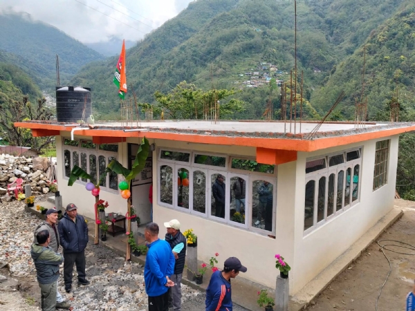 मानेबुङ देन्ताममा सिक्किम गरीब आवास योजना अन्तर्गत १० वटा घरको उद्घाटन