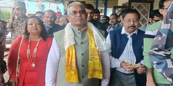 पहाडको विकासको लागि सबैजना मिलेर काम गर्नुपर्छ, सरकार साथमा छ: मन्त्री दिलिप घोष