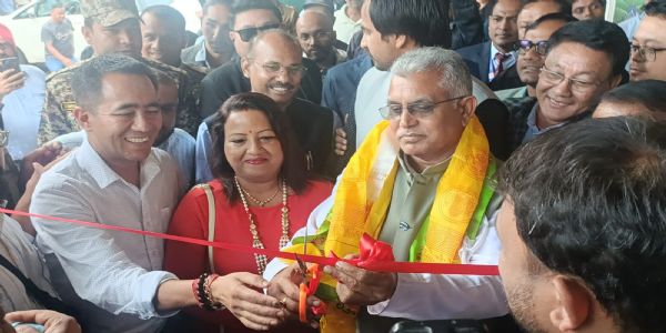 मन्त्री दिलिप घोषले खरसाङमा चलिरहेको ध्रुमा फिल्म फेस्टिभलको दोस्रो दिनको कार्यक्रमको उद्घाटन गरे