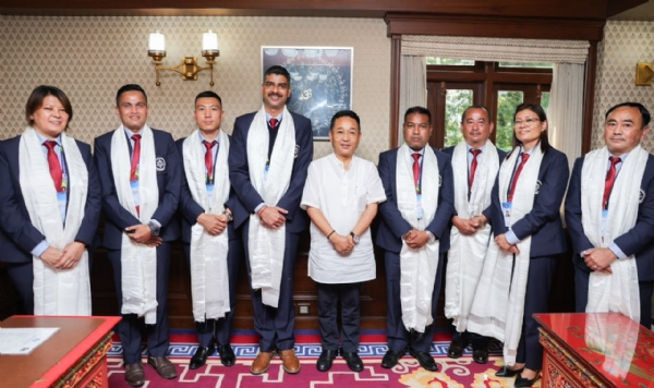 सरकारी कर्मचारी संघको प्रतिनिधिमण्डलद्वारा मुख्यमन्त्रीसॅंग भेट सरकारी कर्मचारी संघको प्रतिनिधिमण्डलद्वारा मुख्यमन्त्रीसॅंग भेट